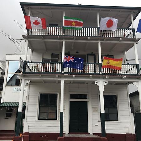 Guesthouse De Kleine Historie 帕拉马里博 外观 照片