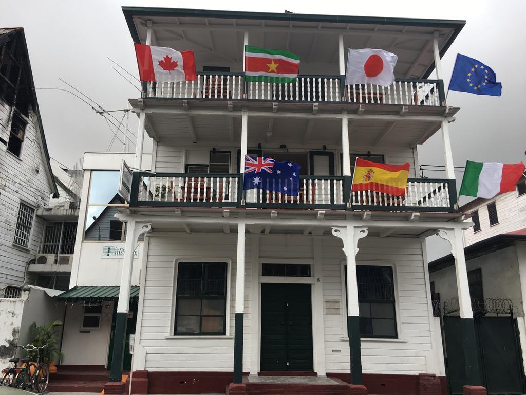 Guesthouse De Kleine Historie 帕拉马里博 外观 照片