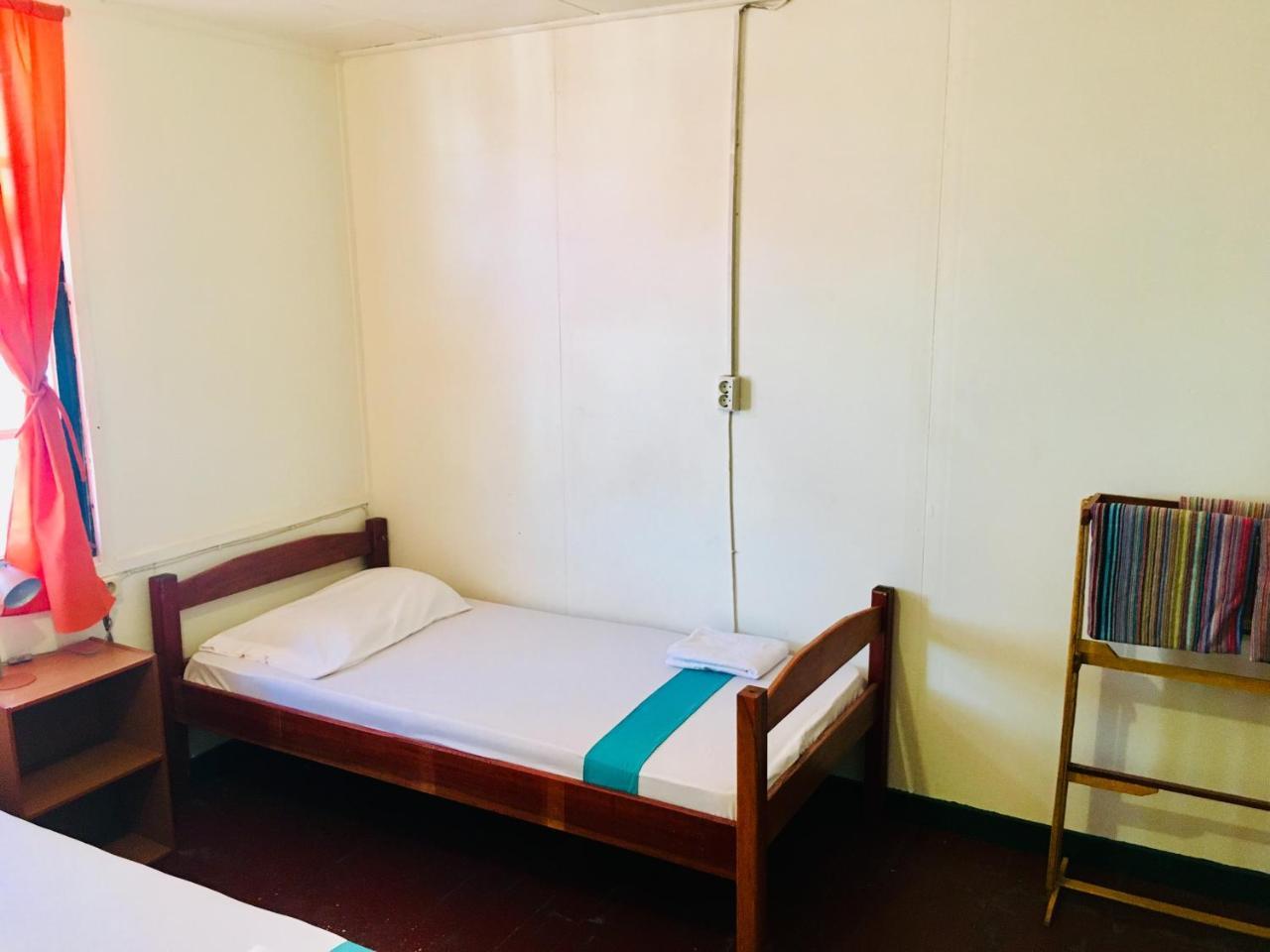Guesthouse De Kleine Historie 帕拉马里博 外观 照片