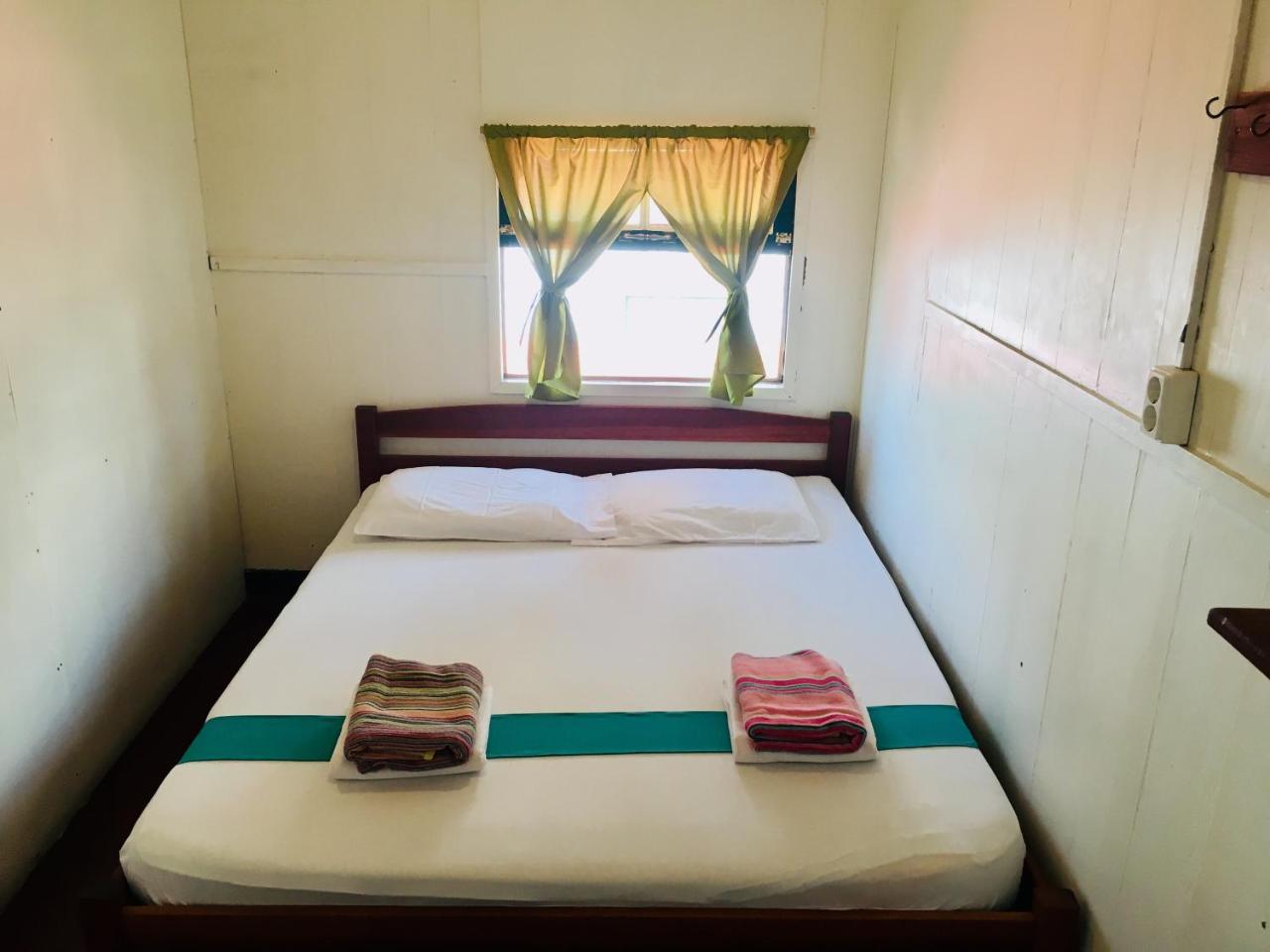Guesthouse De Kleine Historie 帕拉马里博 外观 照片