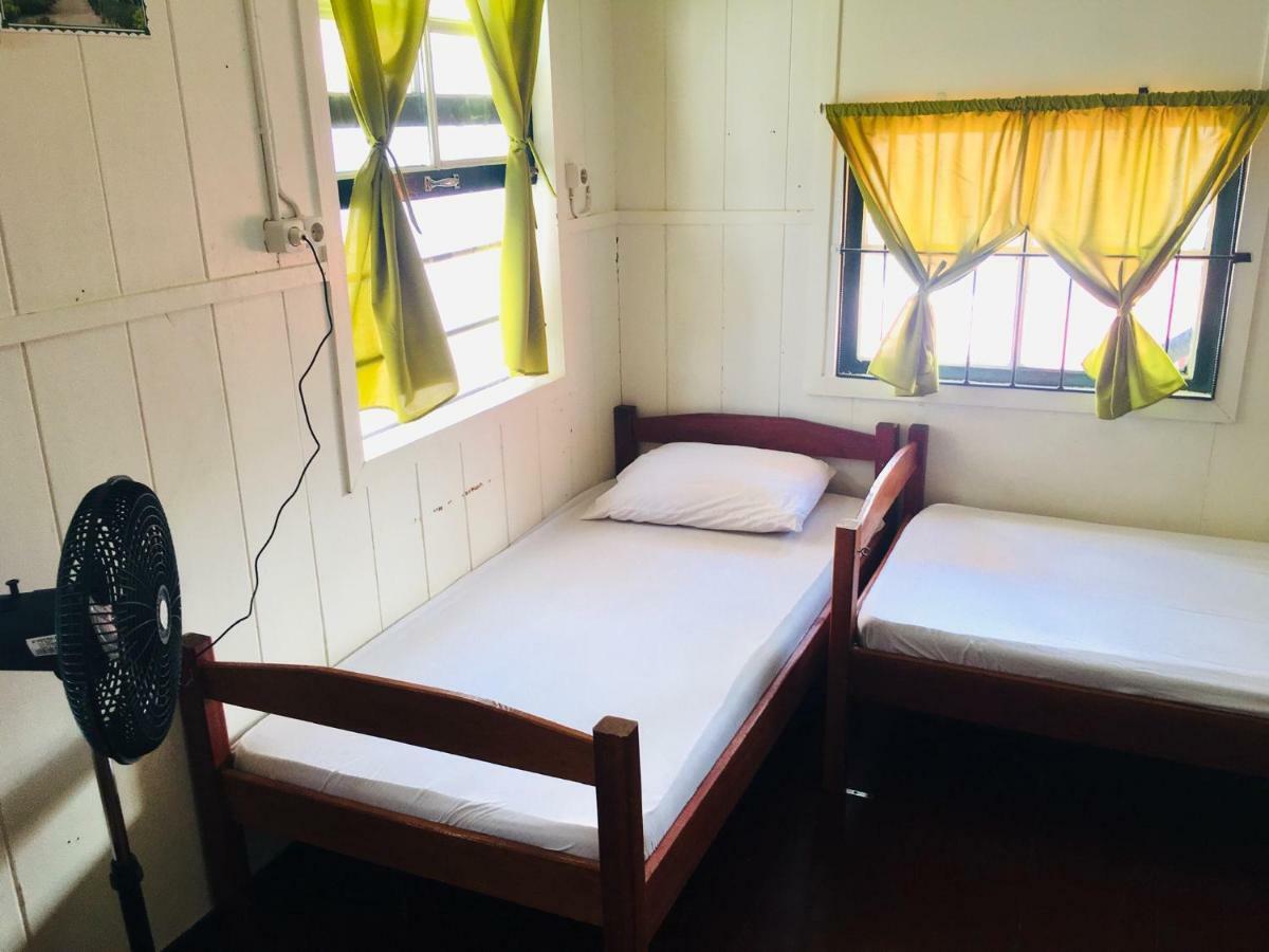 Guesthouse De Kleine Historie 帕拉马里博 外观 照片